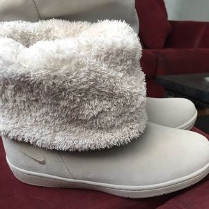 NIKE Hoodie Sneaker Boot Size 8